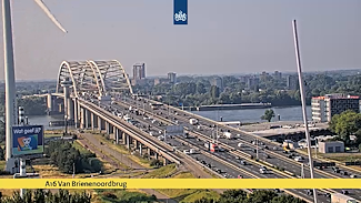 A16 t.h.v. de Van Brienenoordbrug